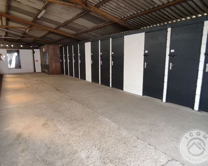 Maison T4 de 180 m2 avec dépendances et centre équestre - 12