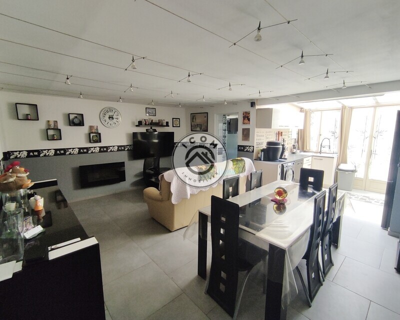 Maison avec 2 logements distincts – Saint-Pol-sur-Mer – 148 500 € FAI - 1687180094041