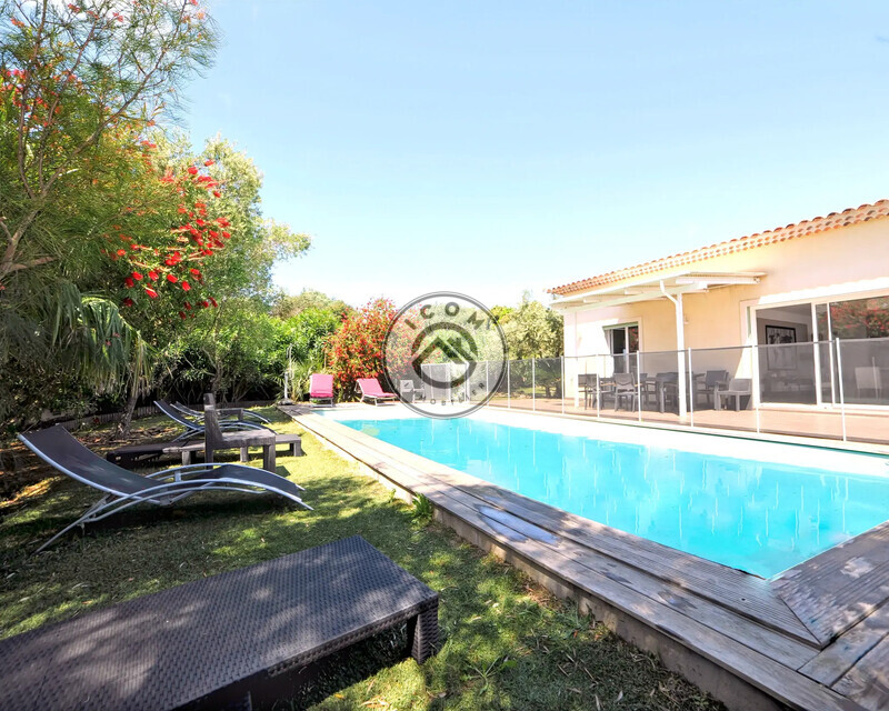 Villa à Bonifacio  - Ia generated 1760366326