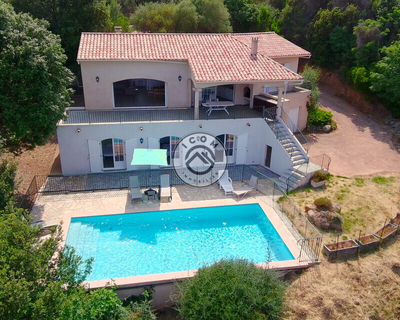 Maison T5 à Sainte lucie avec vue mer - Sing0027
