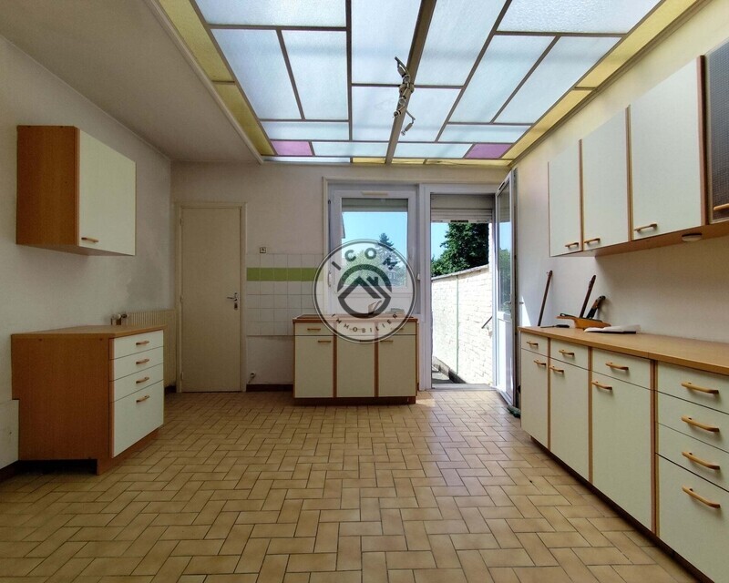Maison 3 chambres 107 m² avec jardin – Fort potentiel - 57b3598f-6507-488d-a7ef-d6c411cf3f2a