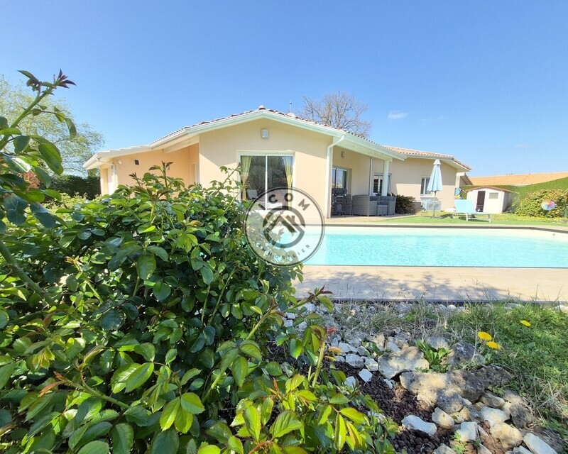 Maison contemporaine de plain-pied avec piscine - 20260319 141401